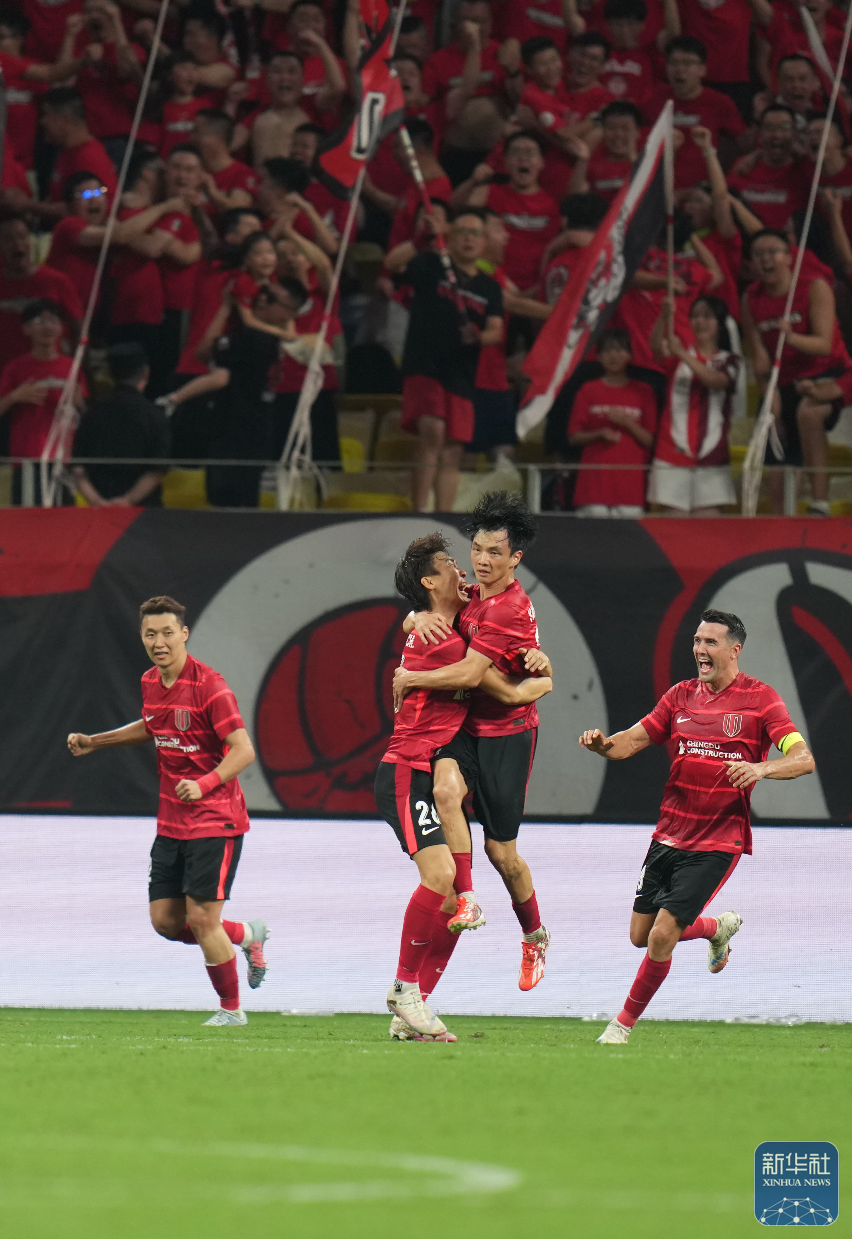 亚冠国际比赛日走向成谜，曼城状态回暖，气氛紧张，年轻球员得到机会的简单介绍