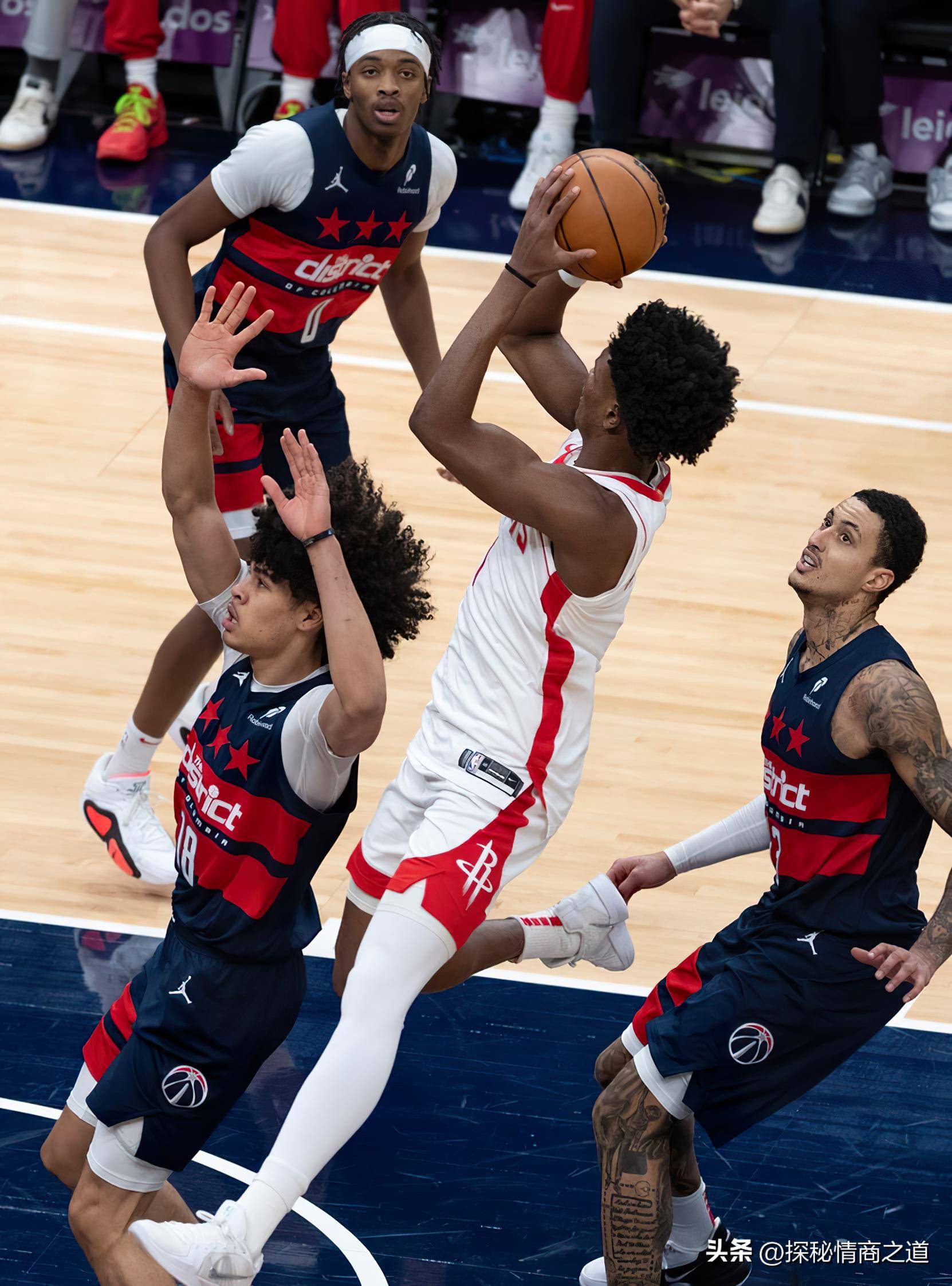 赛地聚焦:NBA季后赛转会期热度飙升,罗马绝杀压哨,引发热议,资深球员宣示担当的简单介绍 赛地聚焦:NBA季后赛转会期热度飙升,罗马绝杀压哨,引发热议,资深球员宣示担当的简单介绍