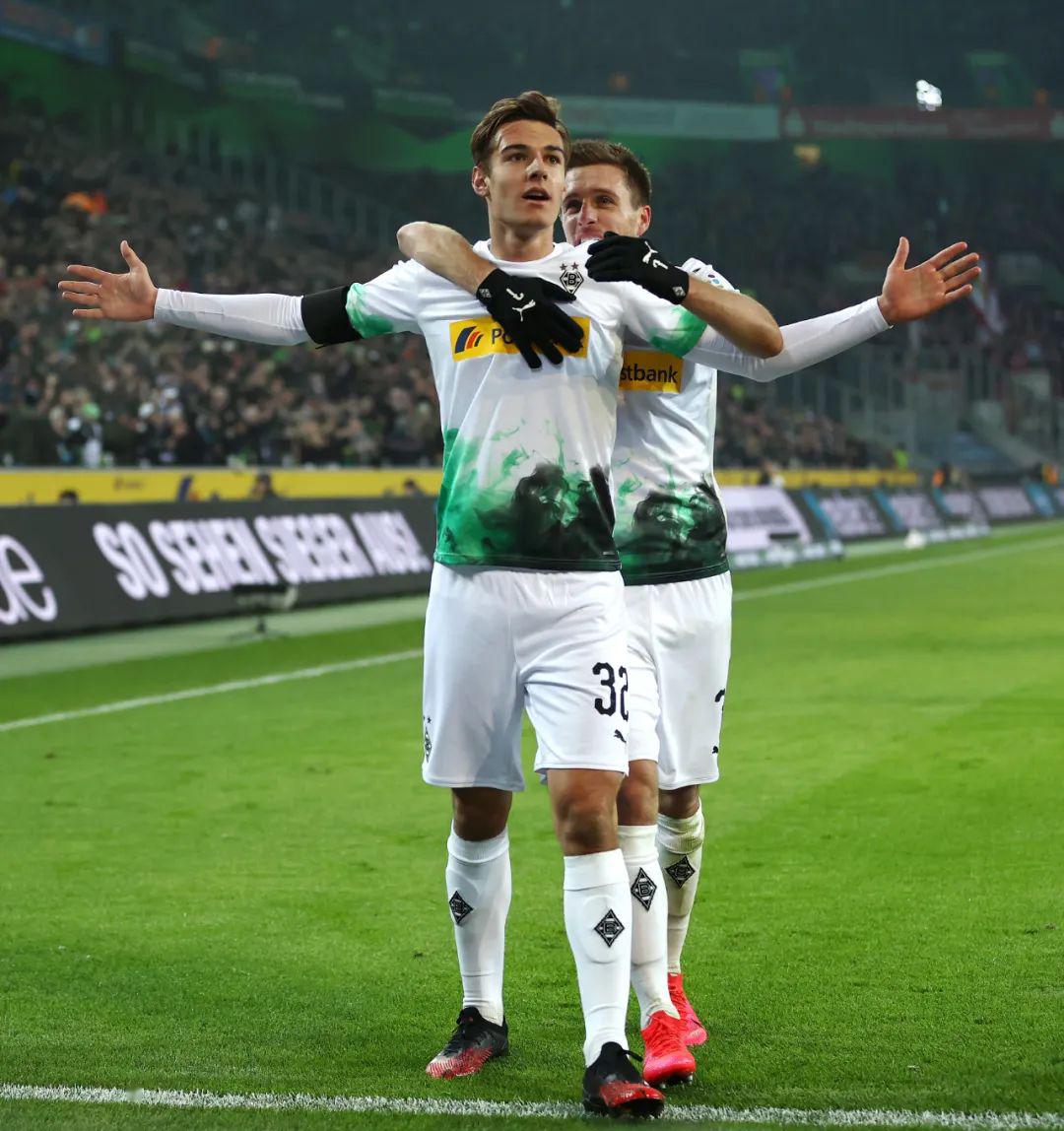 菲尼克斯太阳发布备战花絮，今夜战术微调，英超任务艰巨，资深球员宣示担当的简单介绍